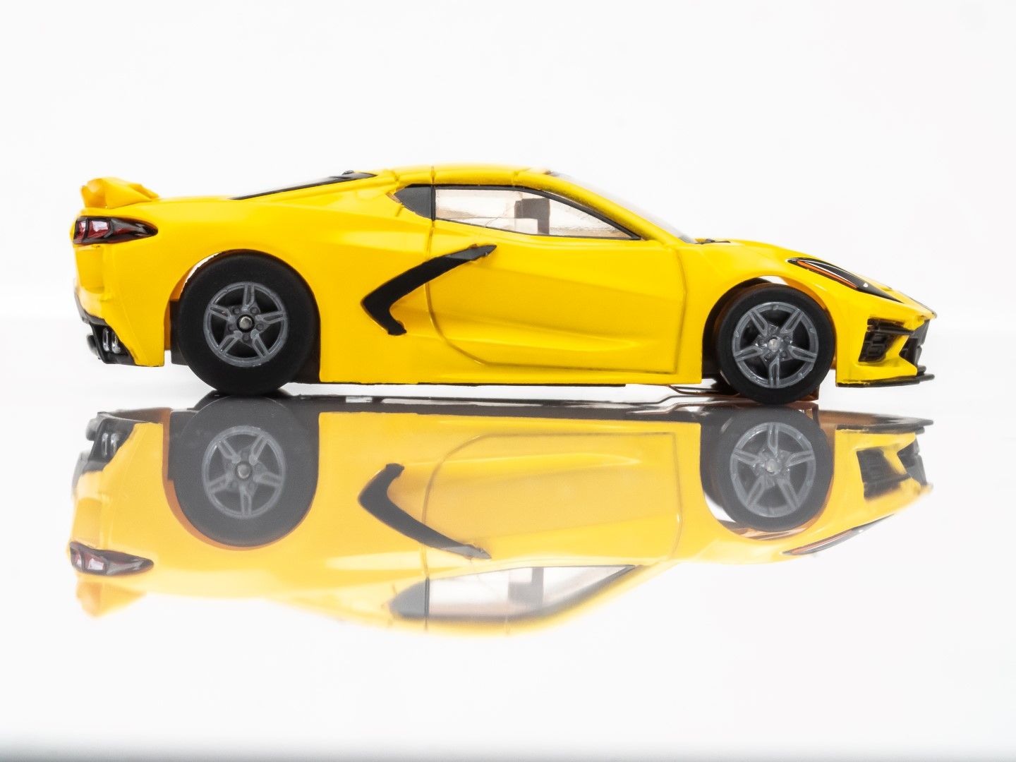 Corvette C8 Accelerate Yellow