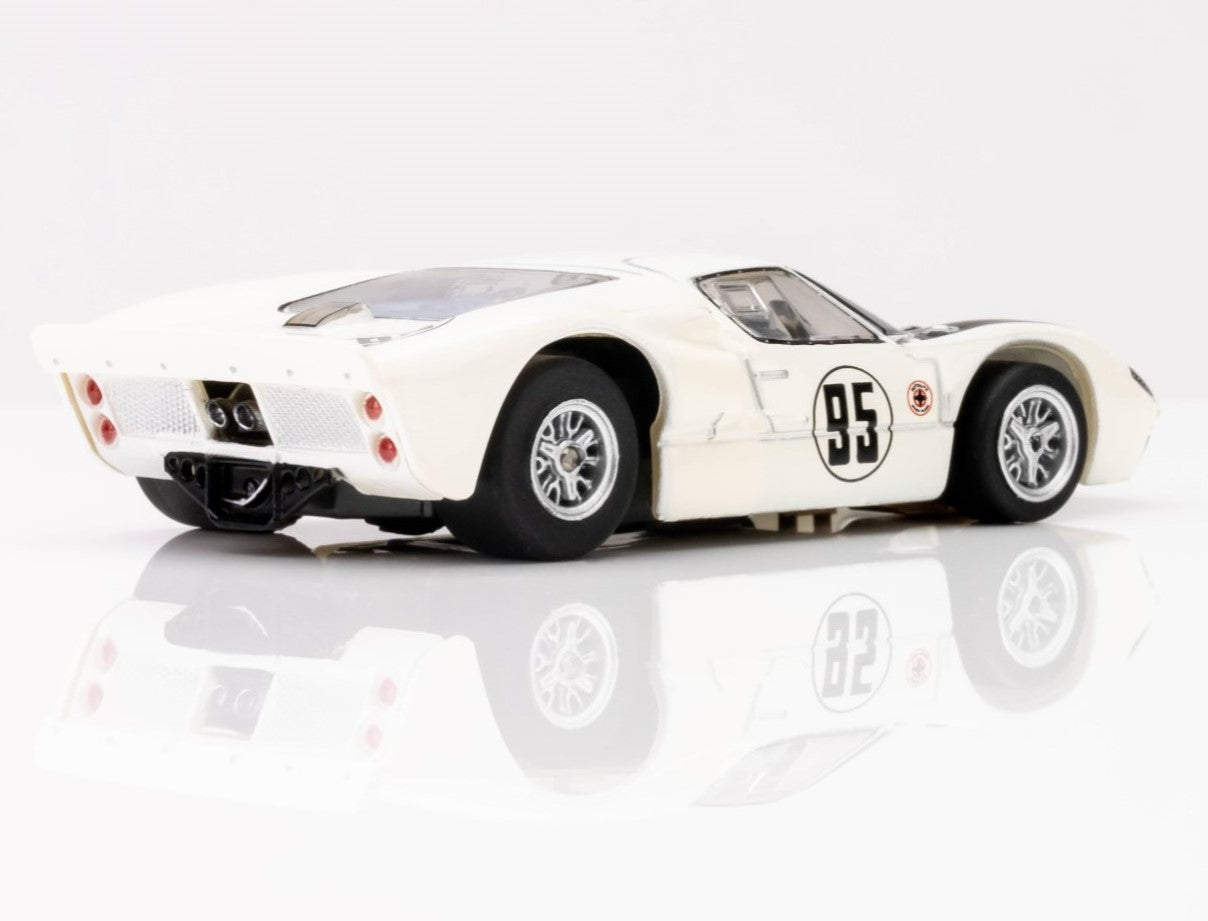 Ford GT40 Mark II #95 Daytona HO Scale Slot Car