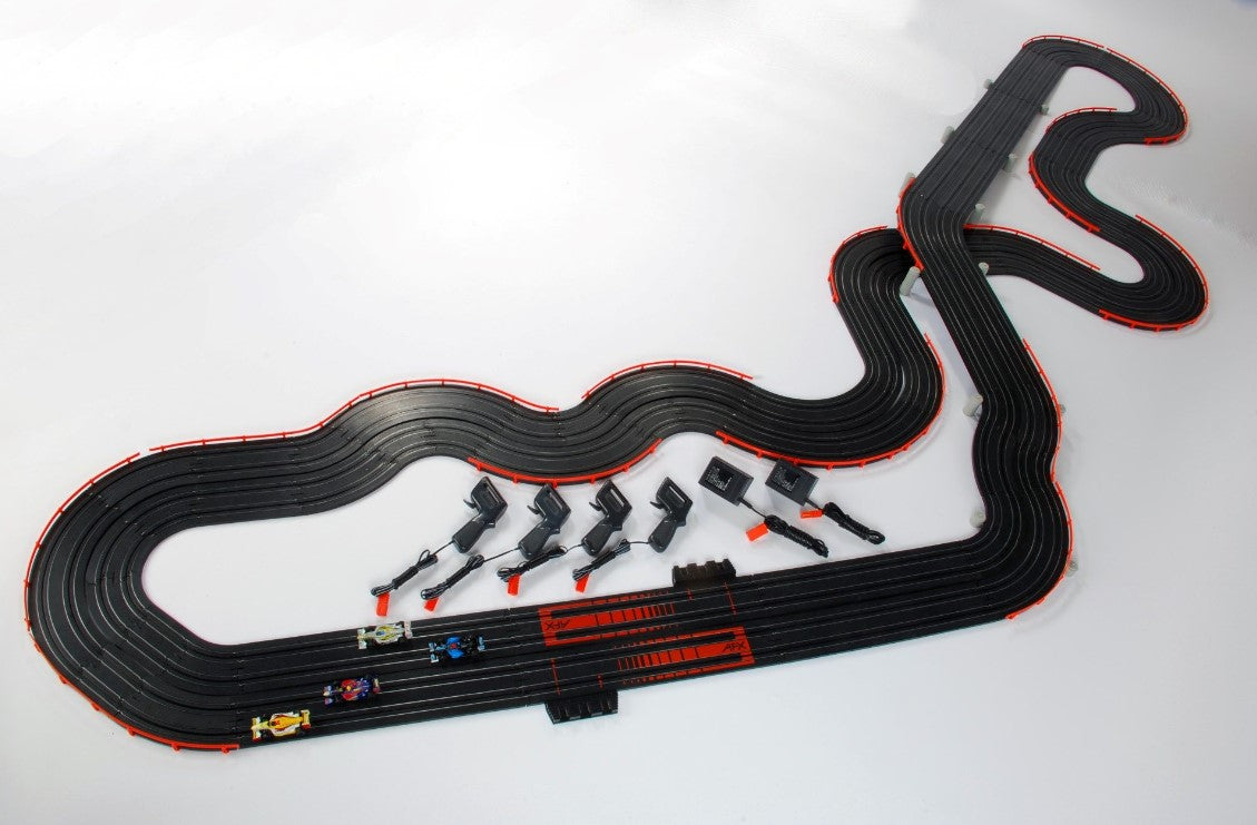 Super International HO Slot Car Set