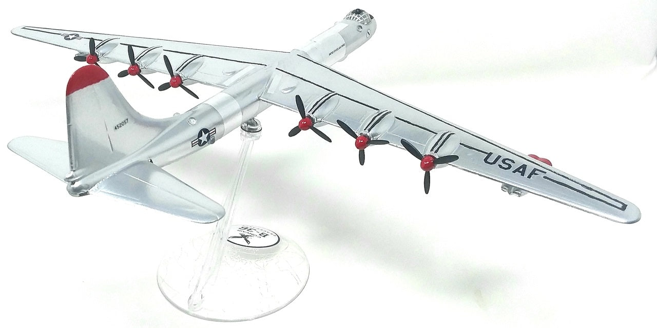 1/184 B-36 Peacemaker with Swivel Stand Plastic Model Kit