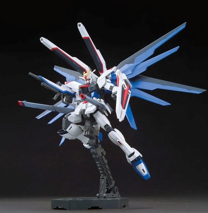 #192 Freedom Gundam  "Gundam SEED", Bandai HGCE