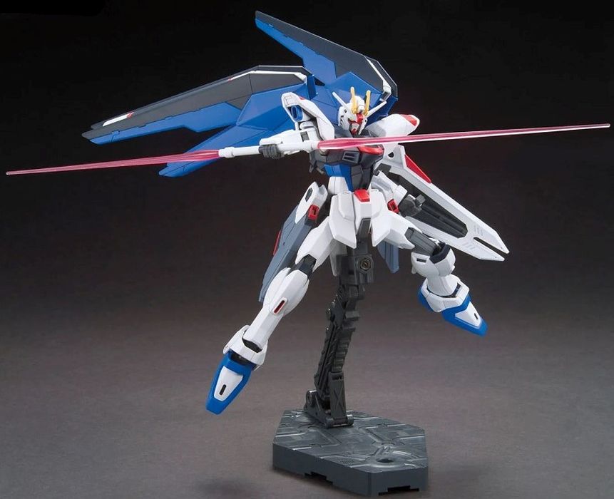 #192 Freedom Gundam  "Gundam SEED", Bandai HGCE