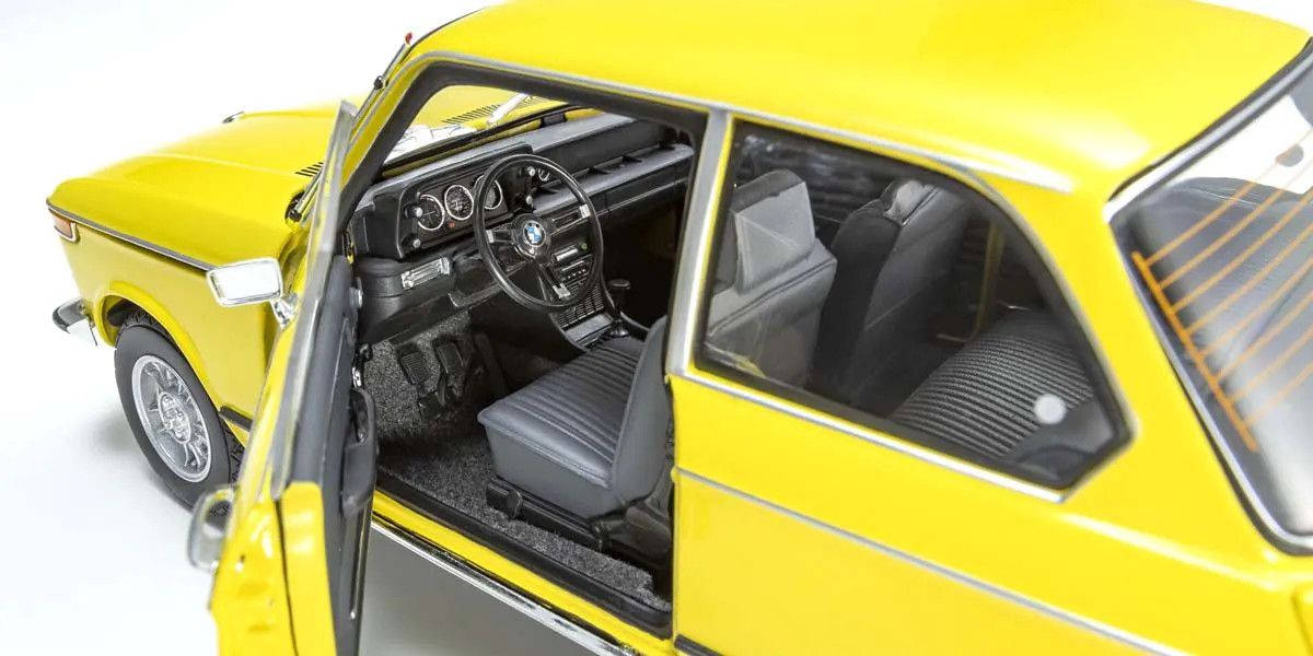 1/18 Scale BMW 2002 Tii Yellow Model