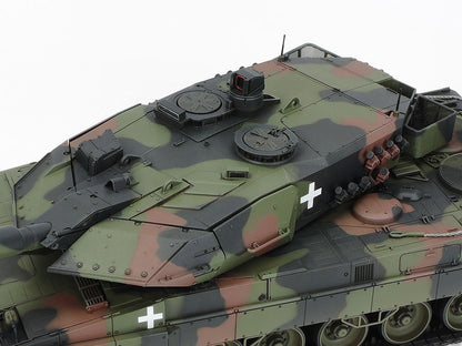 1/35 Leopard 2 A6 Tank "Ukraine" Plastic Model